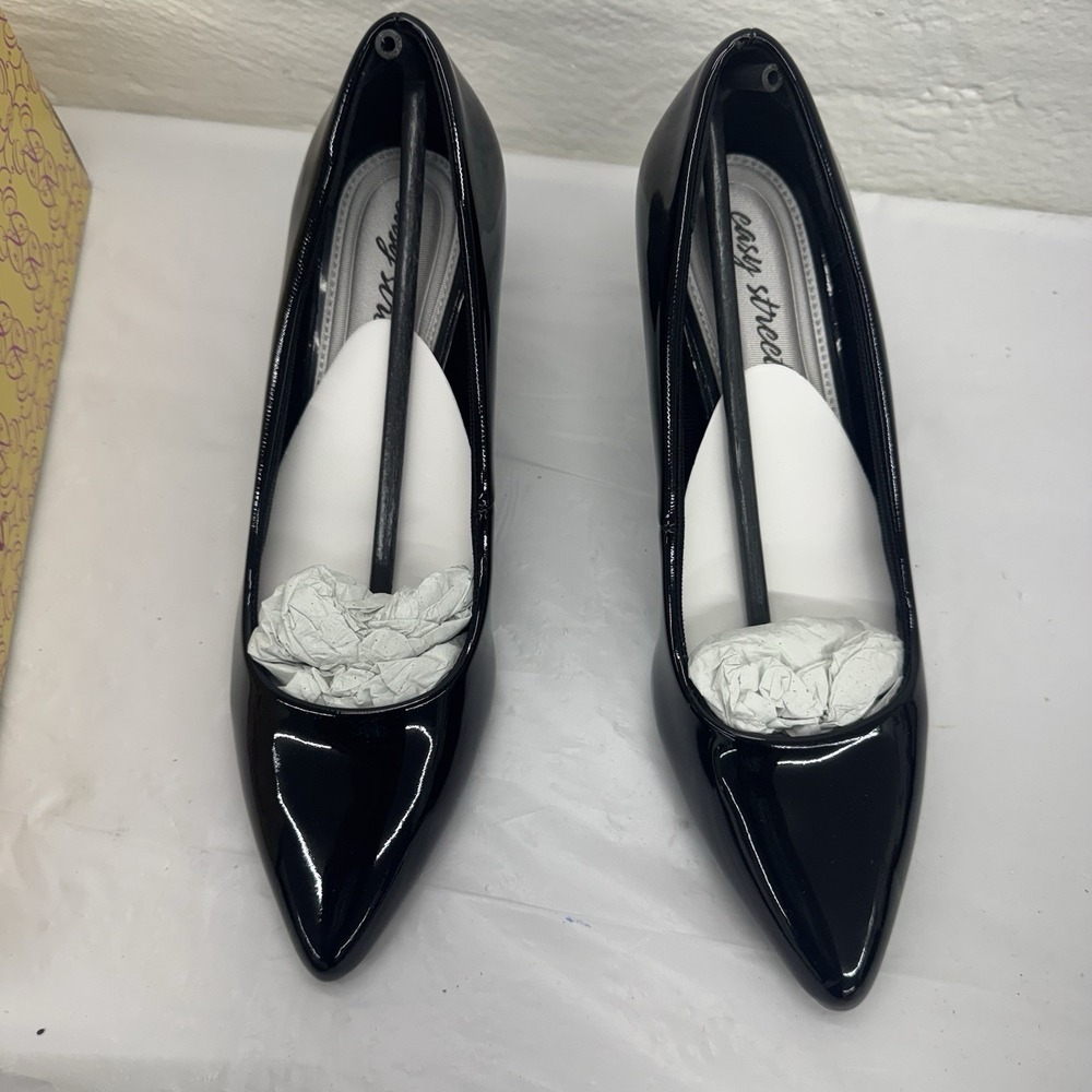 Easy Street Women's Black Patent Point Low Heel  Size 8.5 Wide. New Wedding Work